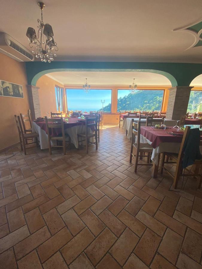 Agriturismo Collecammino Villa Lenola Bagian luar foto