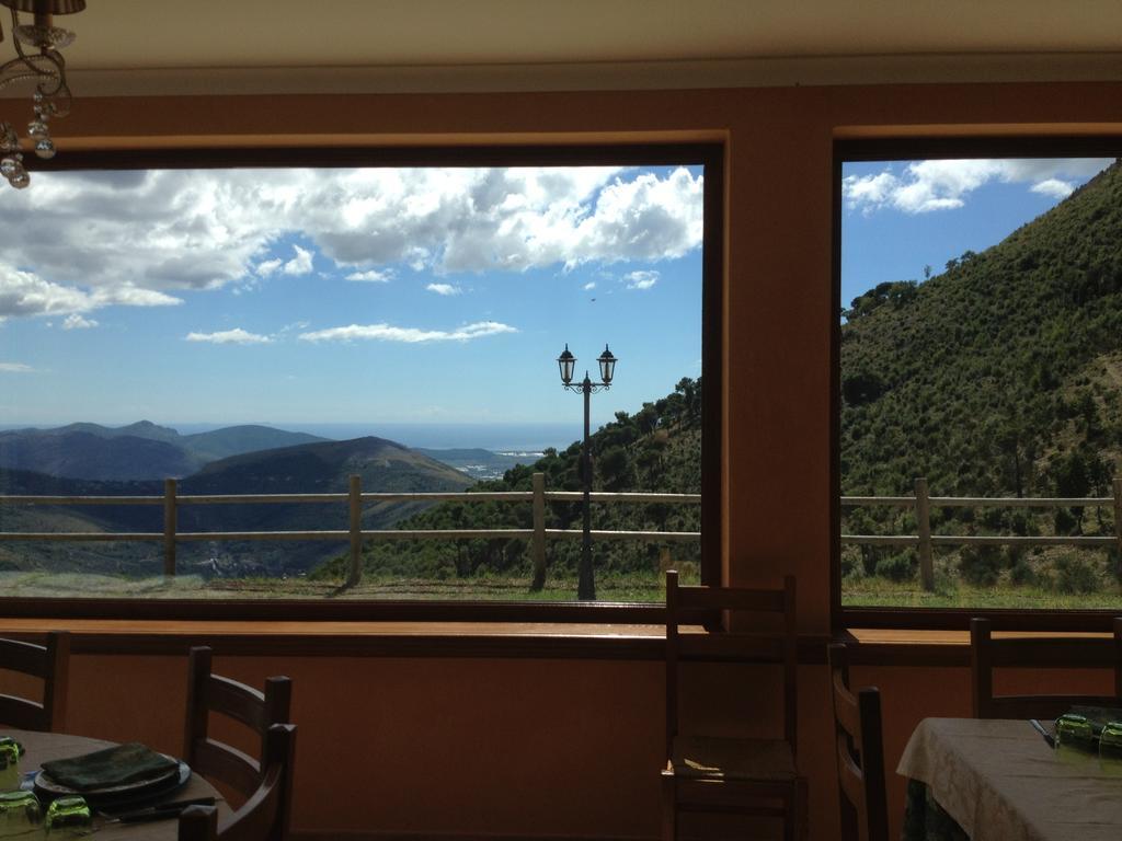 Agriturismo Collecammino Villa Lenola Bagian luar foto